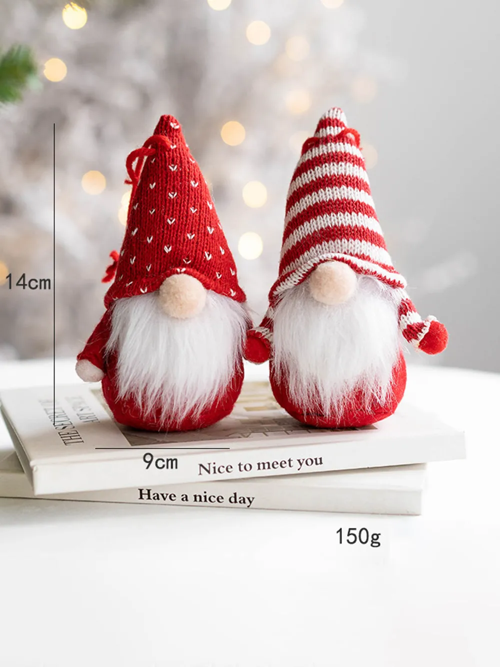 A pair of Santa Claus plush fabric dolls, Santa Claus pendants