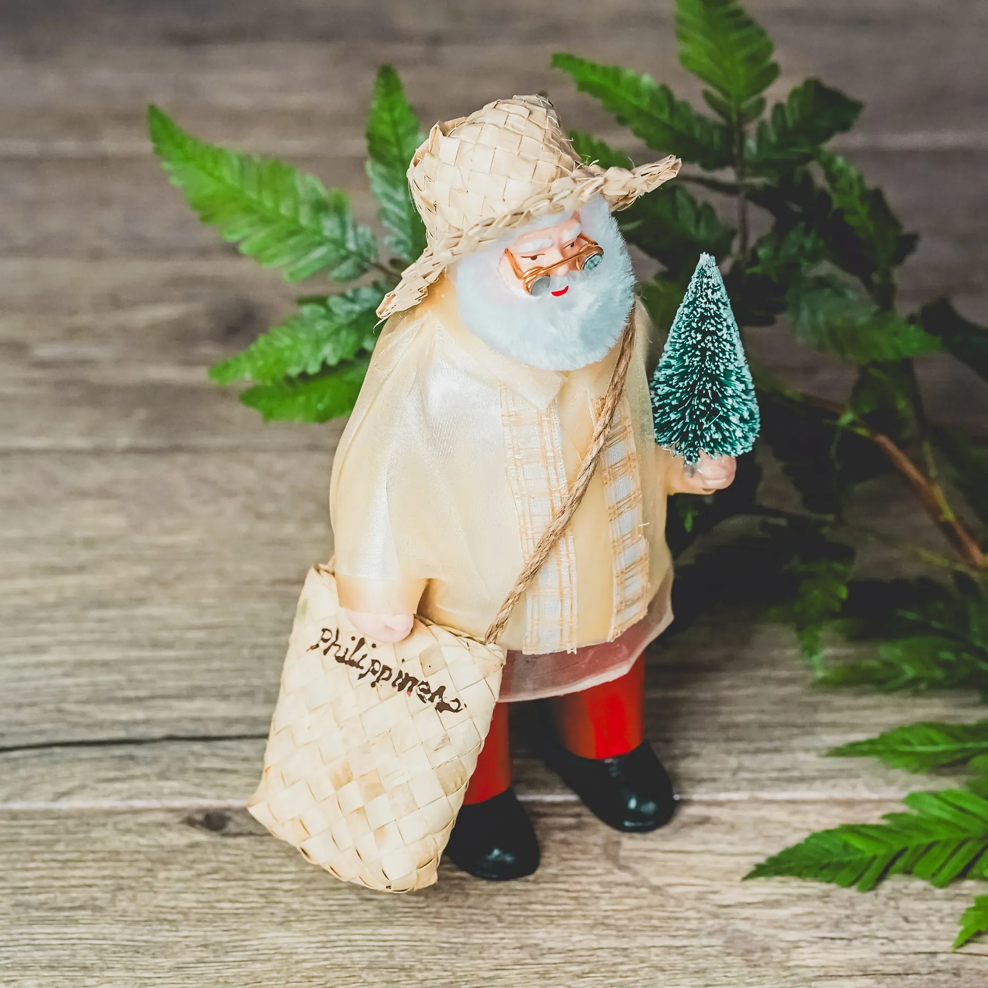 Filipino Santa Claus - Christmas Tree