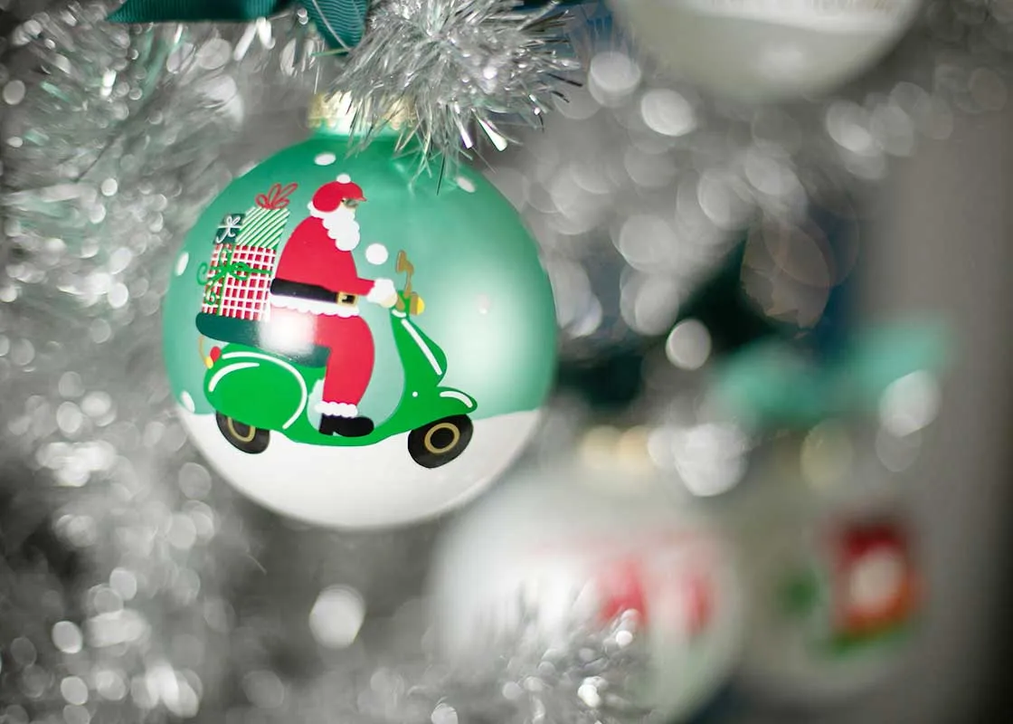 Here Comes Santa Claus Glass Ornament