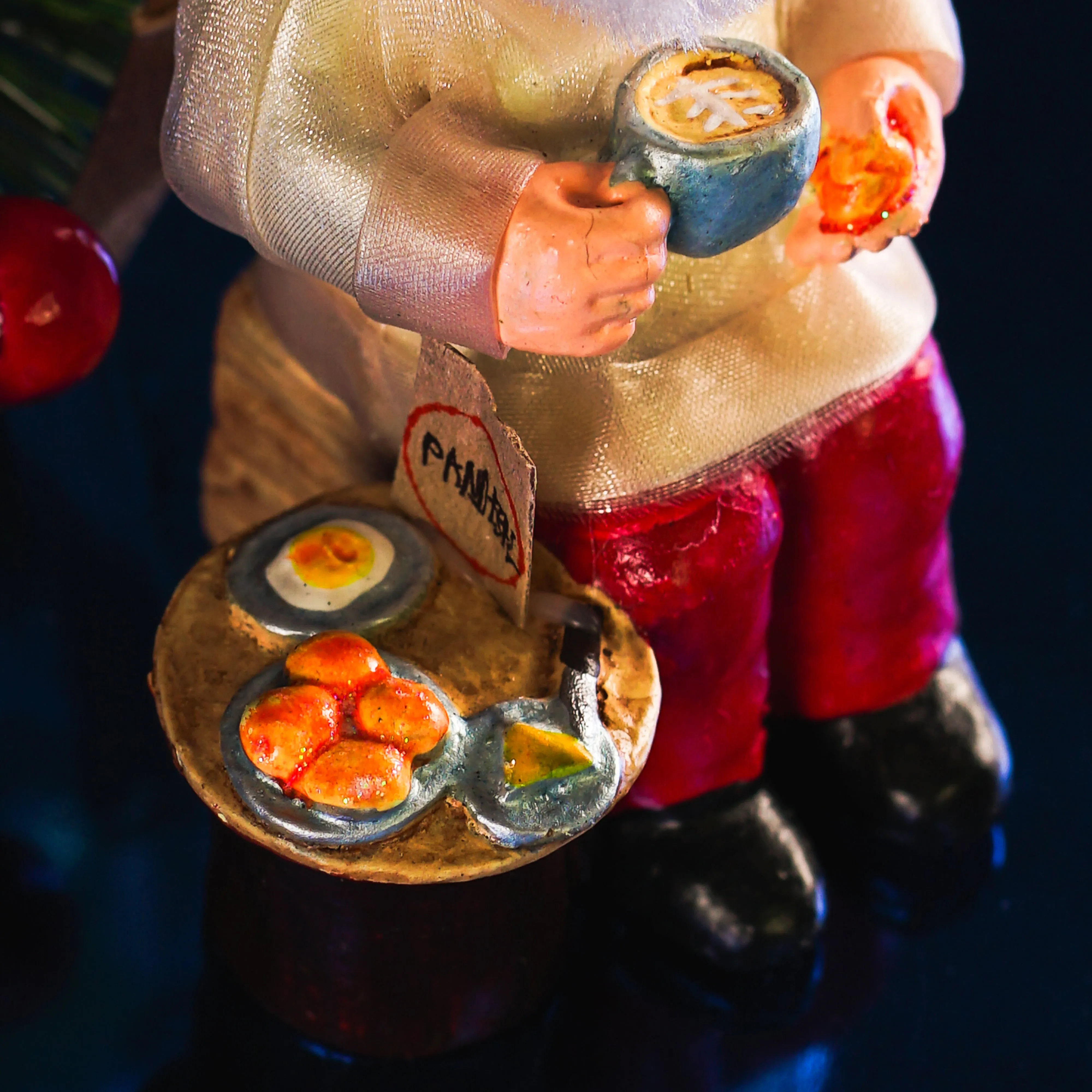 Mini Filipino Santa Claus - Kape't Pandesal