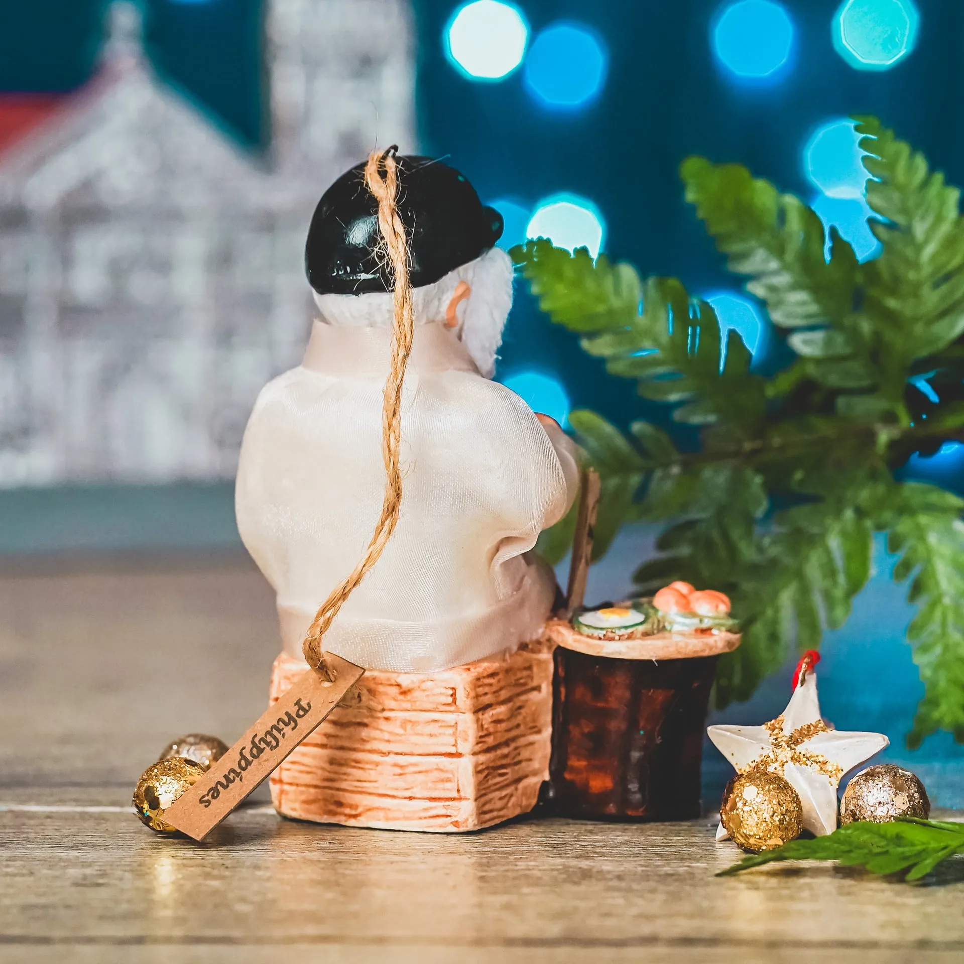 Mini Filipino Santa Claus - Kape't Pandesal