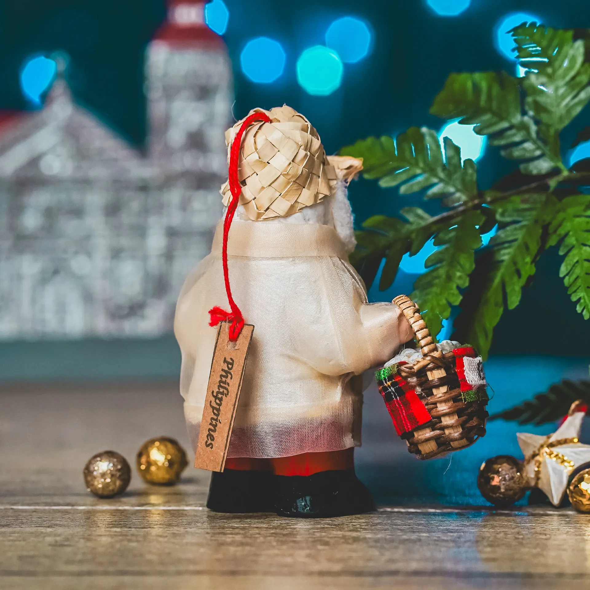 Mini Filipino Santa Claus - Magbabalot