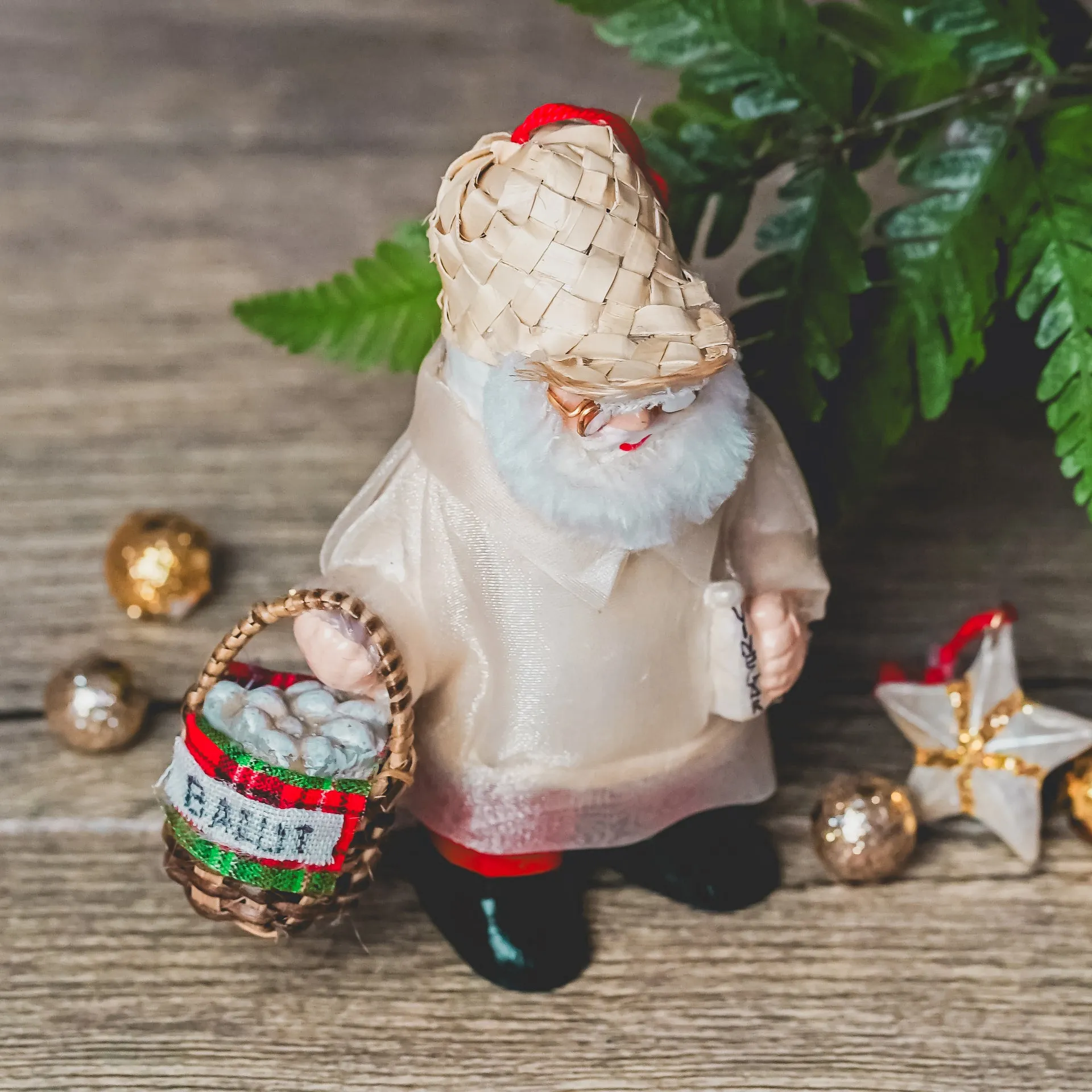 Mini Filipino Santa Claus - Magbabalot