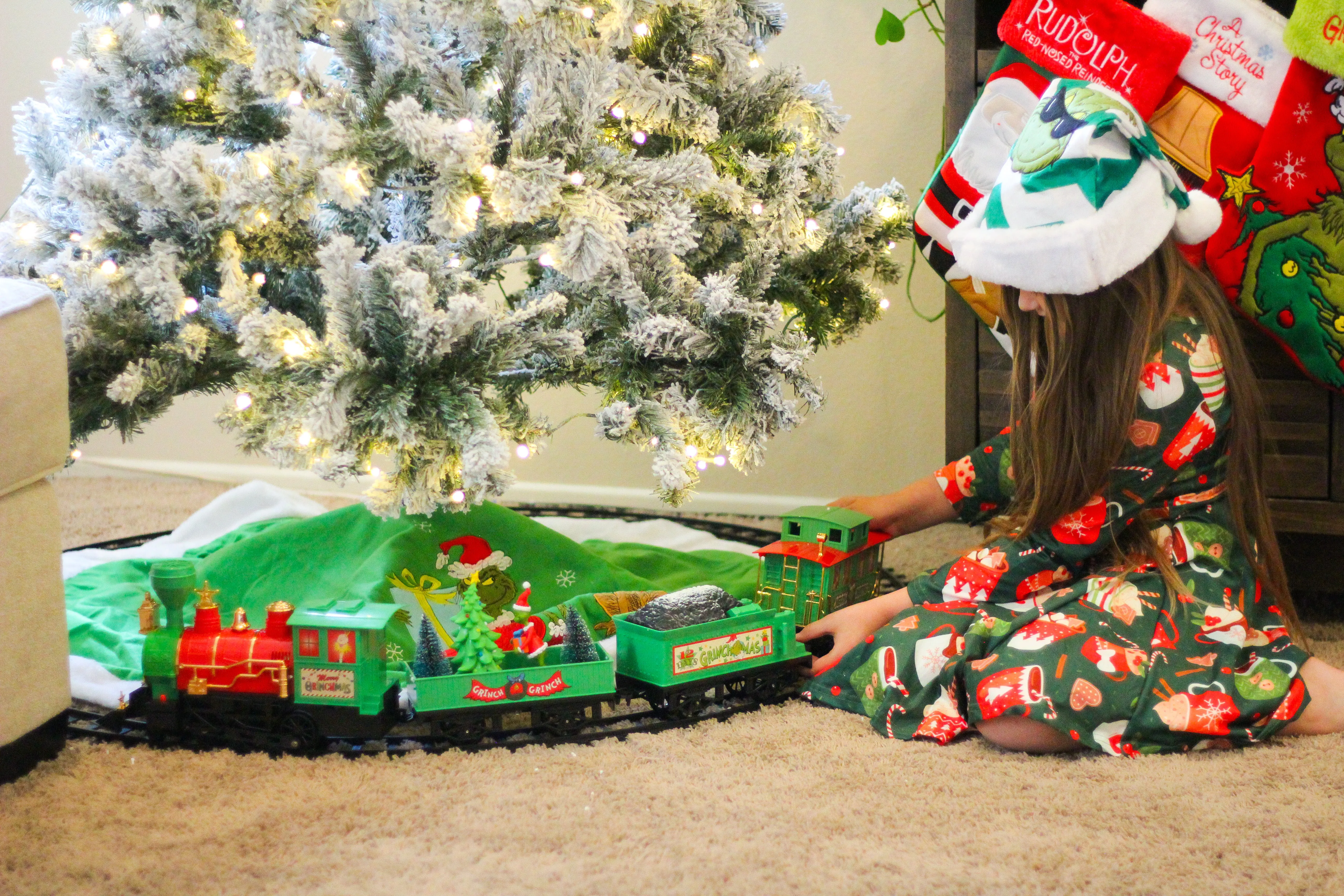 WondaPop Grinch Train Set