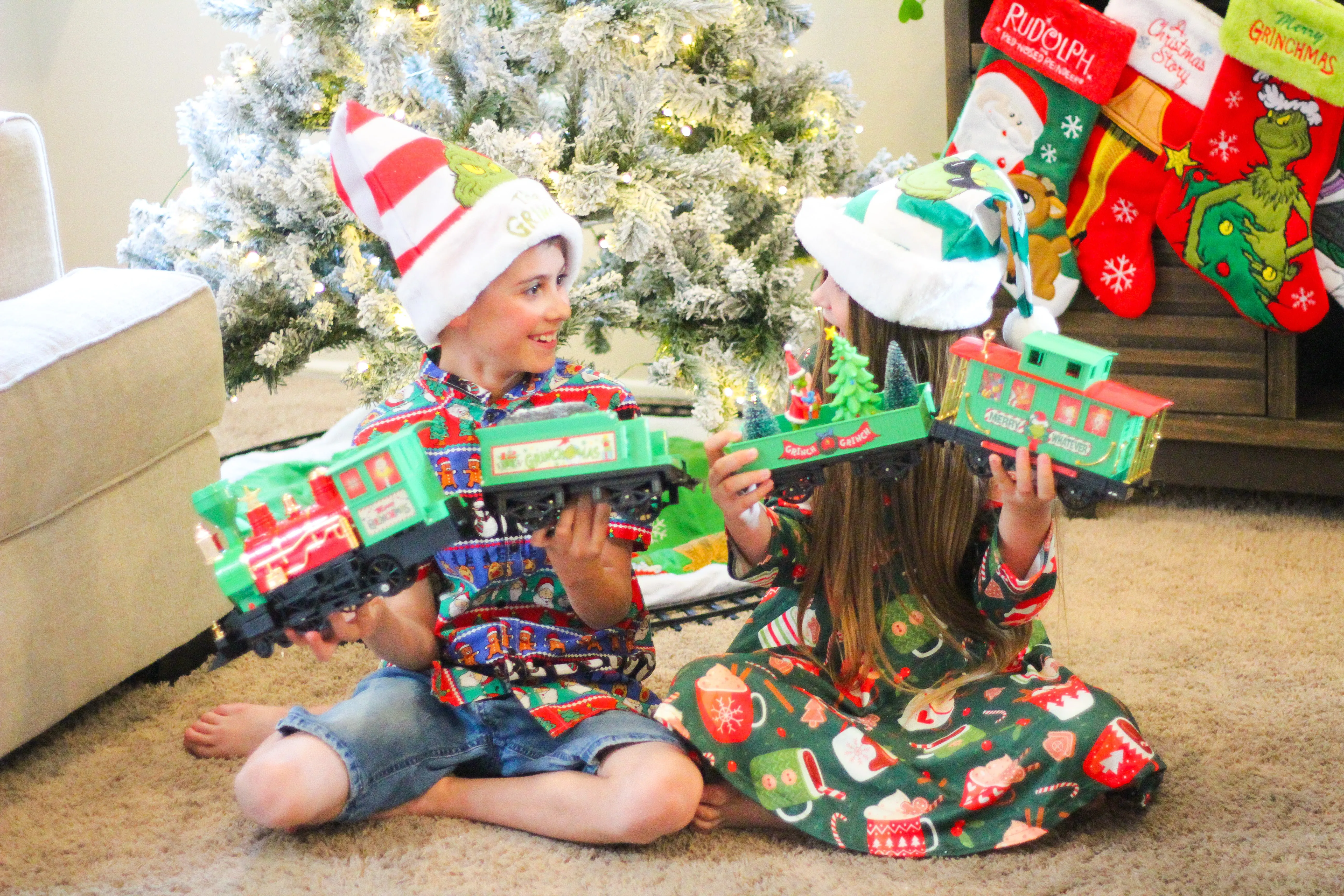 WondaPop Grinch Train Set