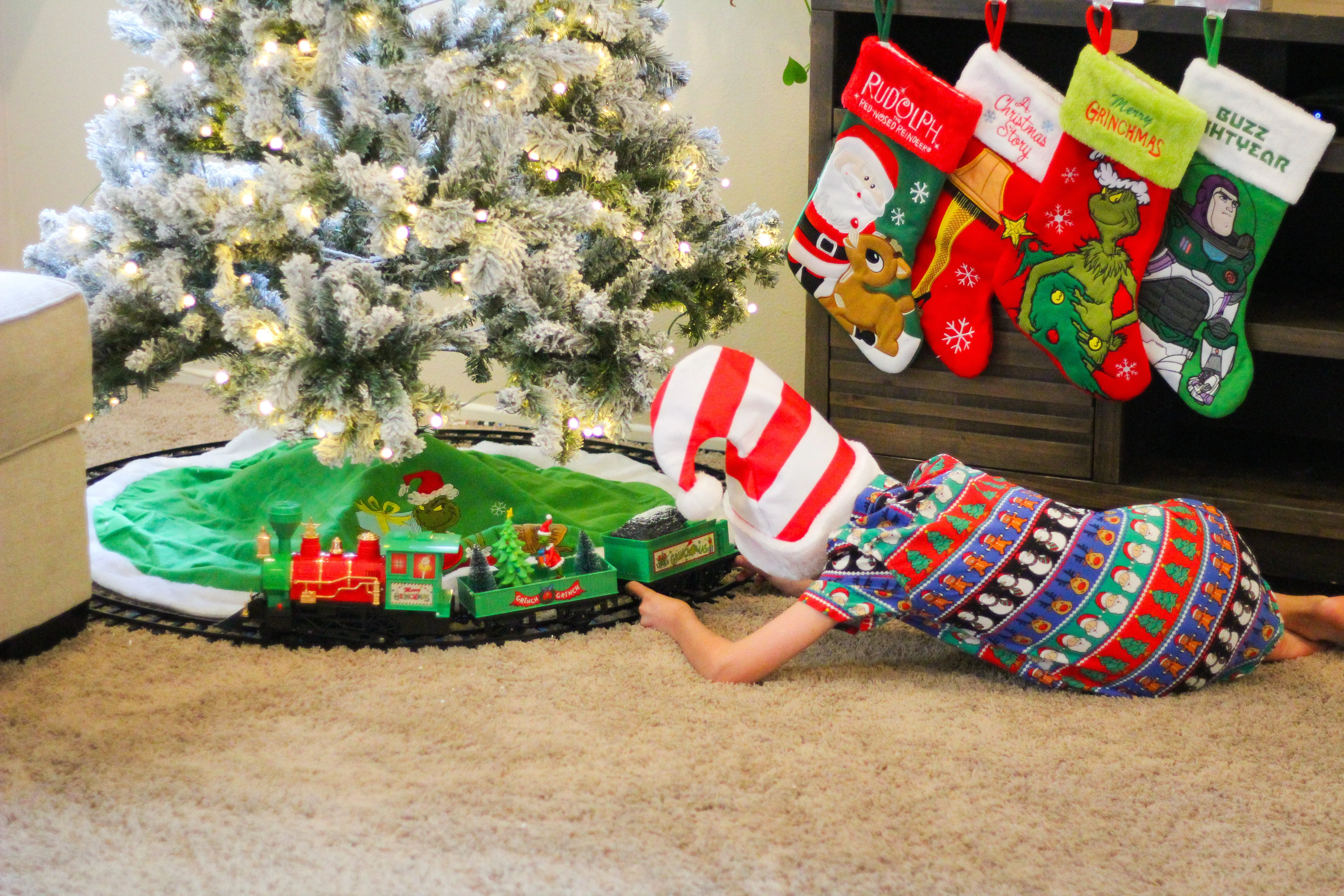 WondaPop Grinch Train Set